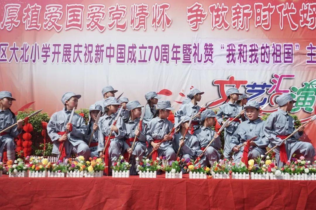 关于新疆捐一万个馕200只羊支援河北一事，你有何看法？